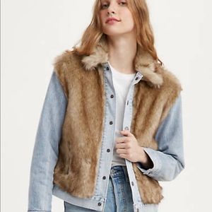 Levi's OVERSIZED FUR TRUCKER JACKET small NWT